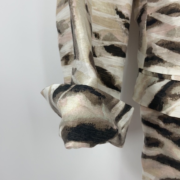 Chico’s linen blend animal print jacket - Picture 4 of 12